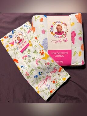 🌺 Dolly Parton Wildflower Collection Kitchen Towel & Tablecloth Lot